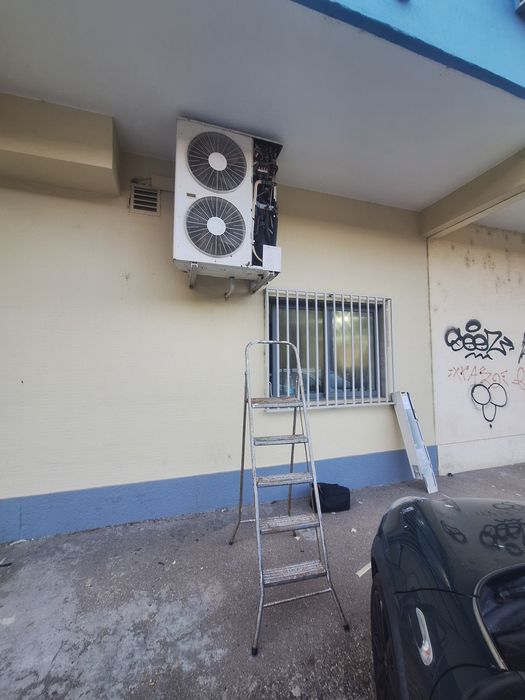 Reparamos placa de ar condicionado.