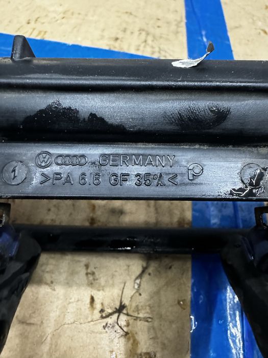 Топливная рейка рампа Audi A3 Seat Ibiza 2 Skoda Octavia Golf Bora