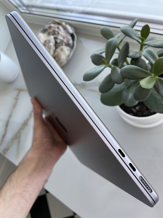 Apple MacBook Air M2 Space Gray (MLXW3LL/A)