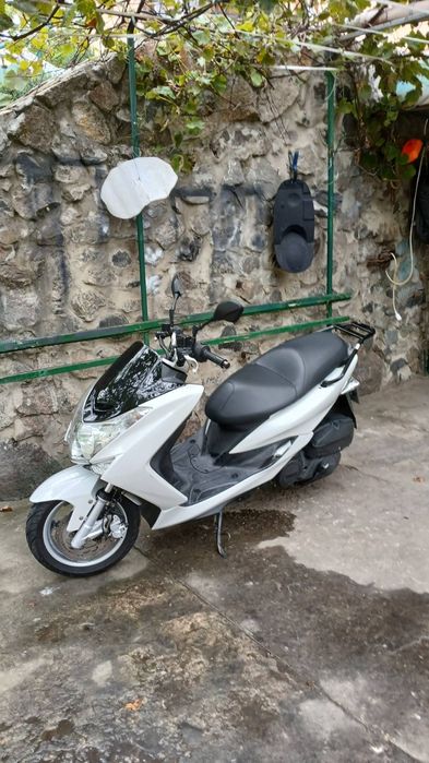 Продам максі скутер Yamaha Majesty s155