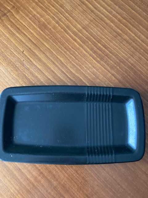 12 pratos em loiça preta Ikea para sushi