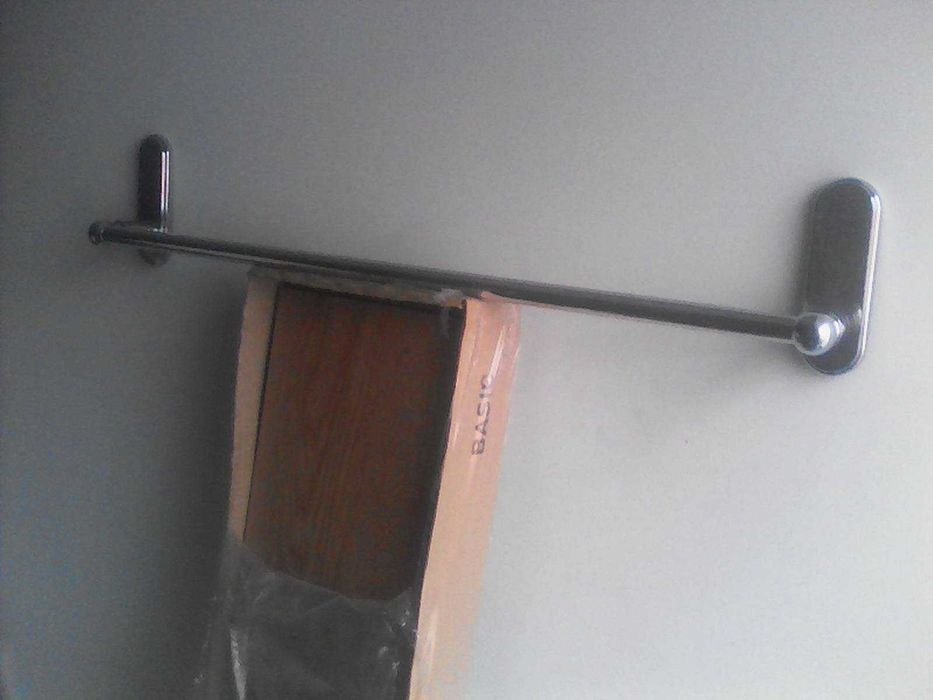 toalheiro  e acessórios  de casa de banho