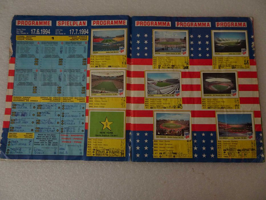 Caderneta de cromos de futebol USA 94 Panini (faltam 10 cromos)