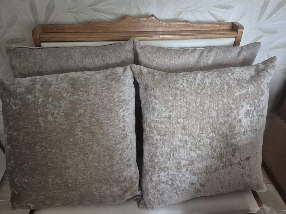 Продам подушки і наволочки Maisons du monde
