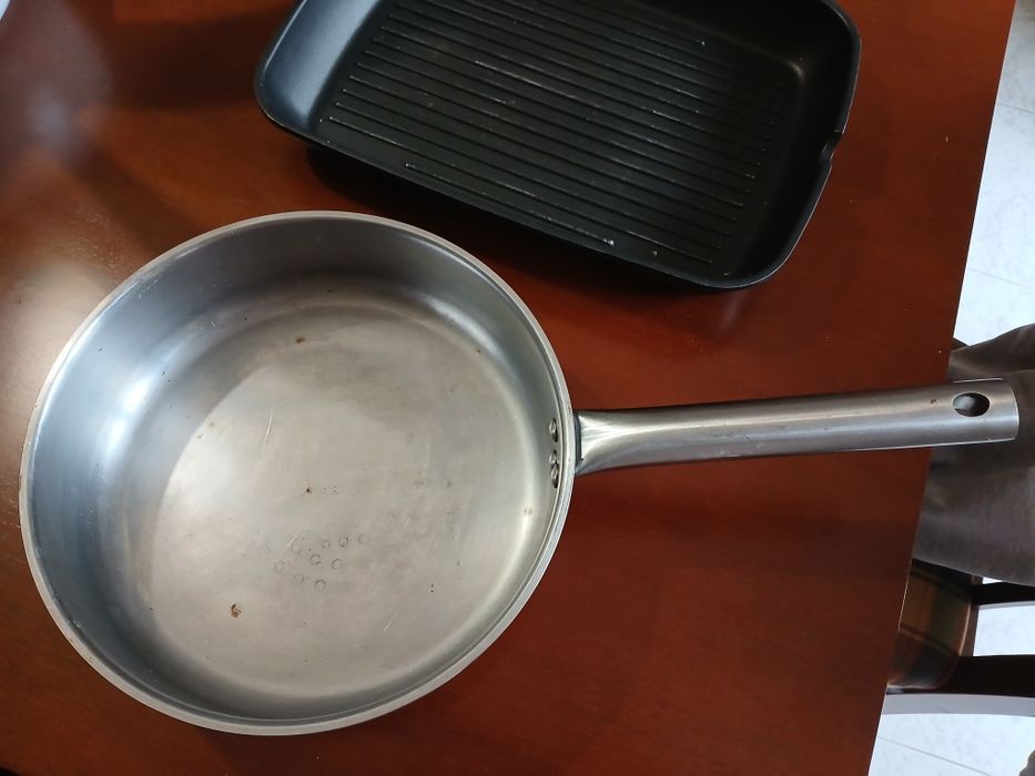 Grelhador e frigideira marca Ikea