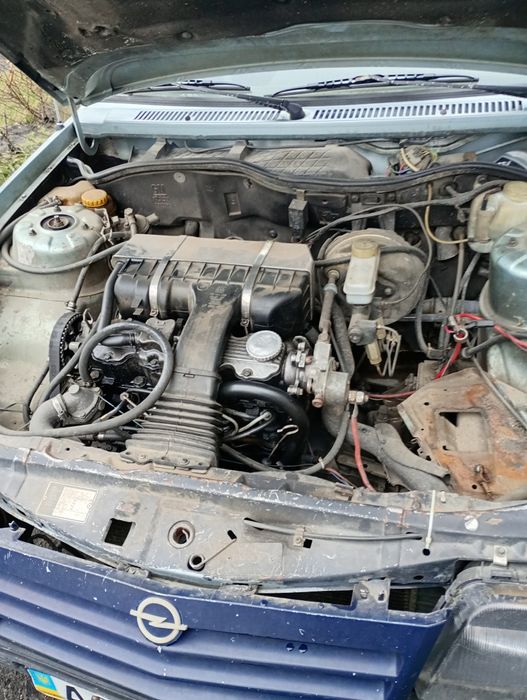 Opel ascona 1985 року