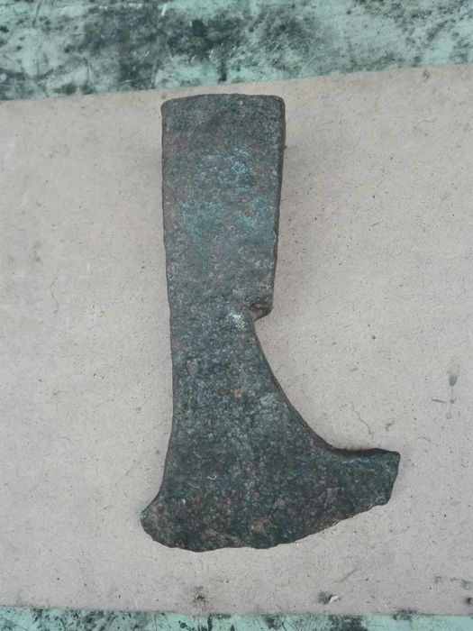 Топор  под реставрацию.