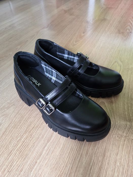 Nowe mary jane na grubym obcasie