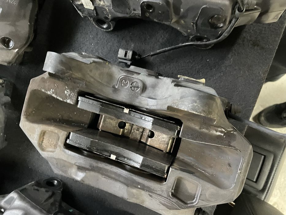 Суппорта передние задние Brembo Audi Q7 Touareg