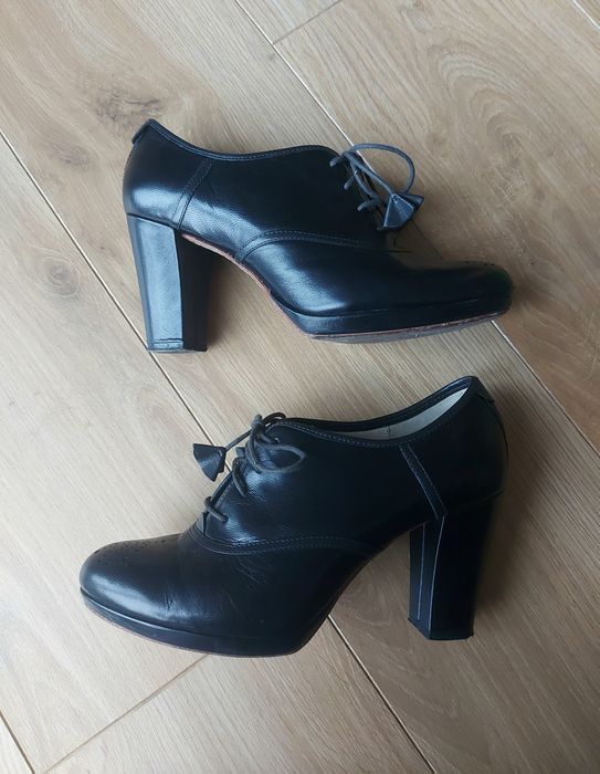 Krótkie botki wiązane, półbuty - Lacoste rozm. 38