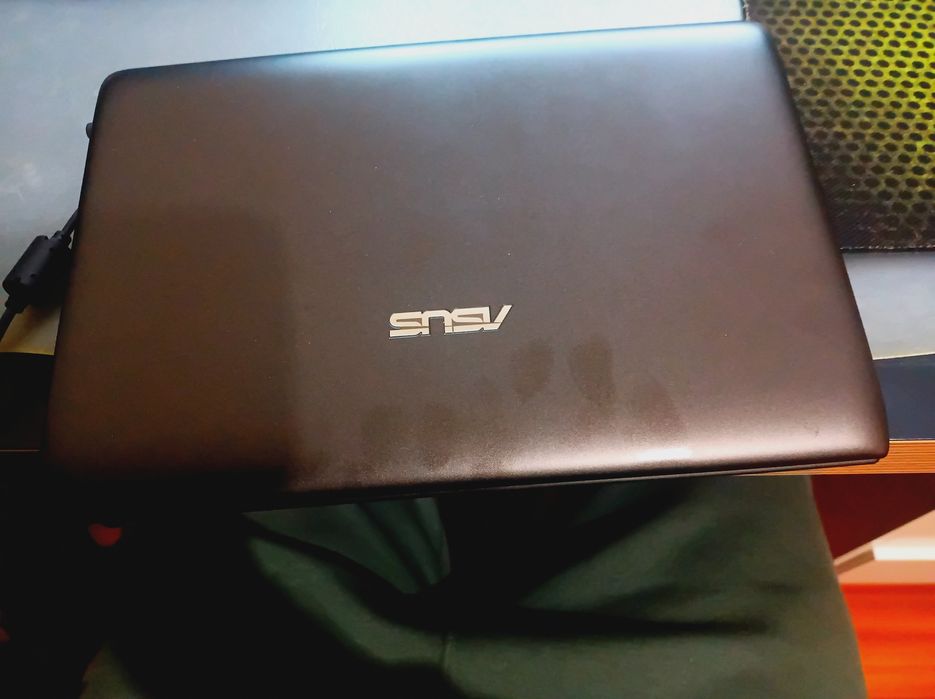 ASUS Laptop €90436767014079713282