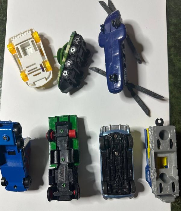 Колекційні машинки Optimus Prime, Disney, Mattel