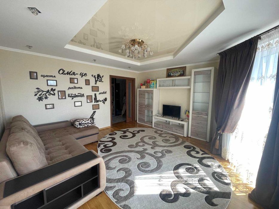 2 кім новобудова Східний кут Канада. Паркова зона, здається вперше.