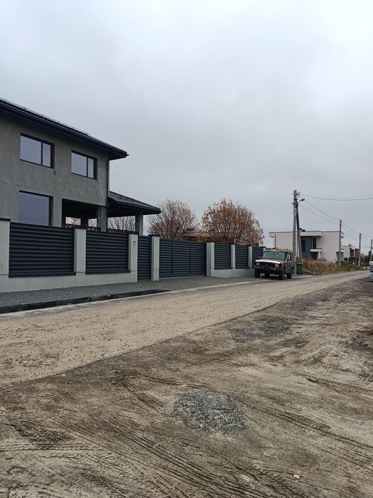 Ділянка Зубра,до кільцевої,під котеджне містечко.Асфальт.