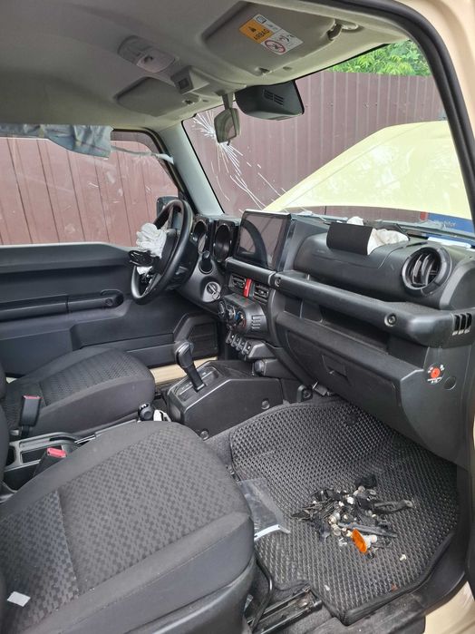 Suzuki Jimny 2020 запчастини