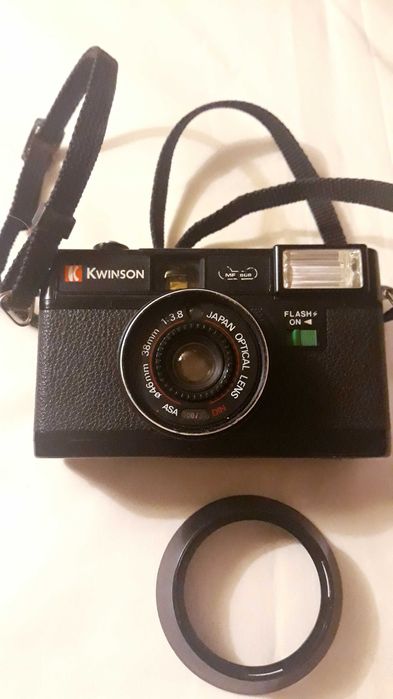 Máquina fotográfica vintage Kuinson MF 808