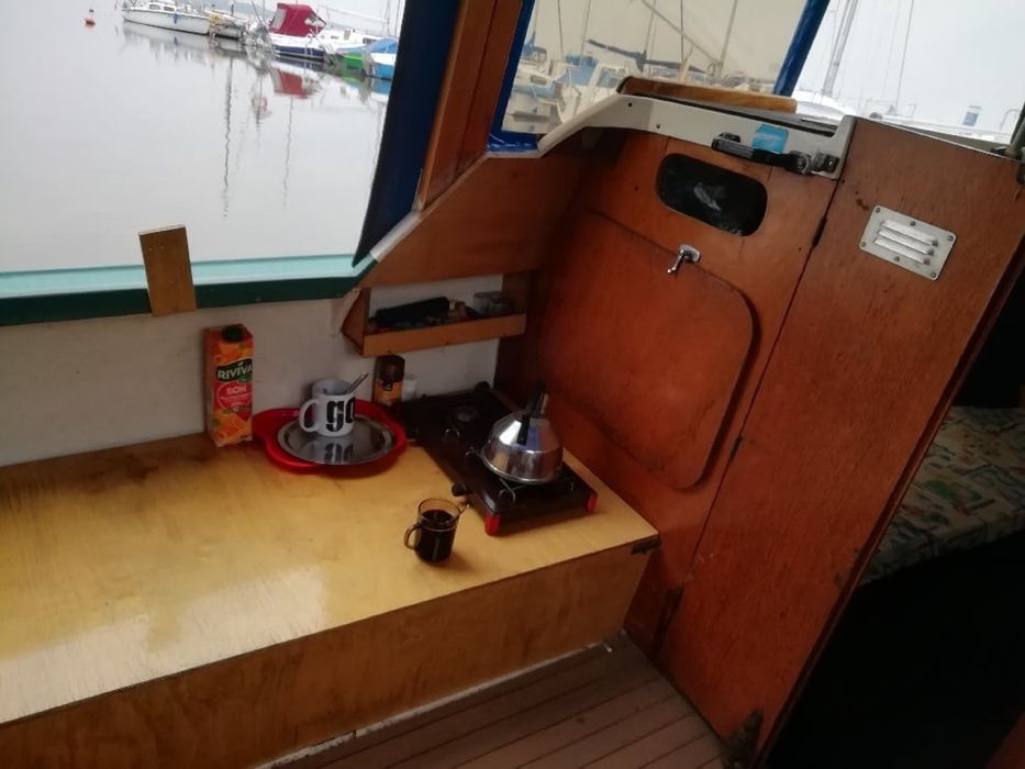 Łódź z silnikiem 15KM.