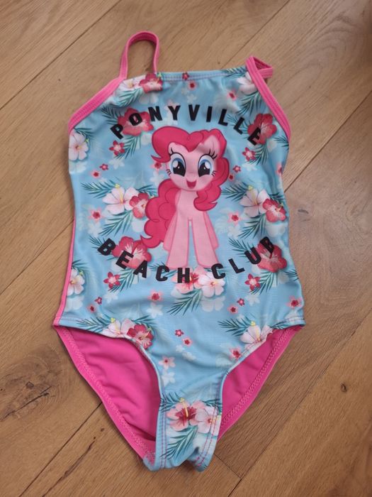 Dwa stroje kąpielowe 92