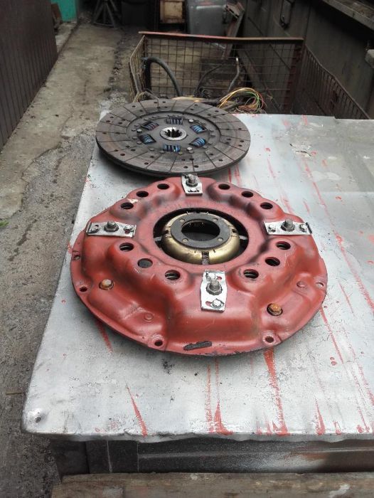 Dociski, tarcze sprzęgła, łożyska STAR 200 i 266.