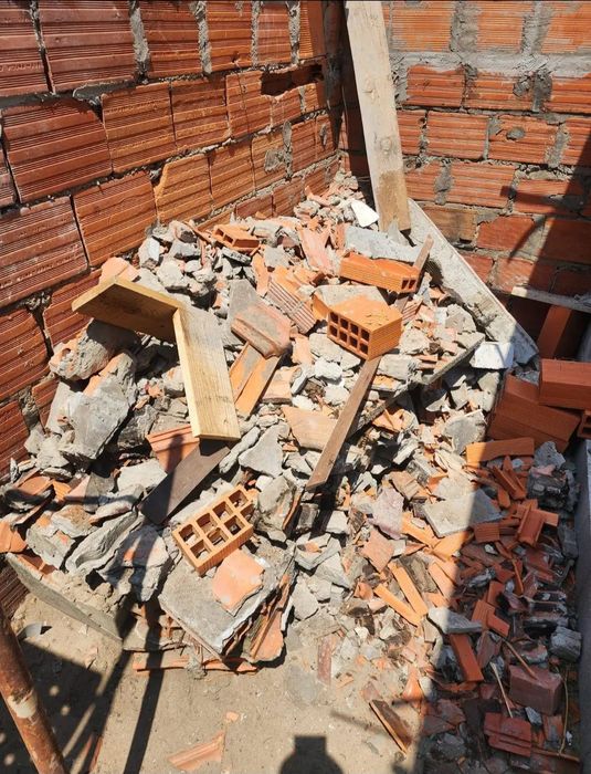 Retirámos tudo tipo de resíduos