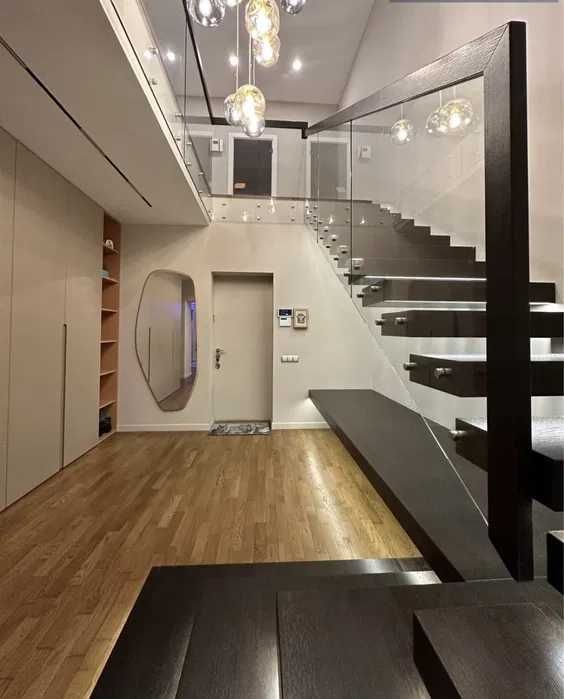 Оренда 4-х кімнатної VIP двоповерхової квартири Оболонська Набережна