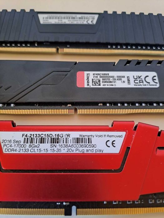 Lote de memórias DDR4 de 8GB de várias marcas