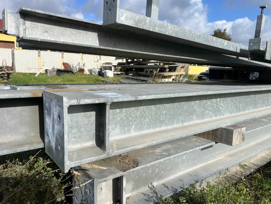 Dwuteownik HEM 450 (10.5m) HEM 185 (5,3m) OCYNKOWANY