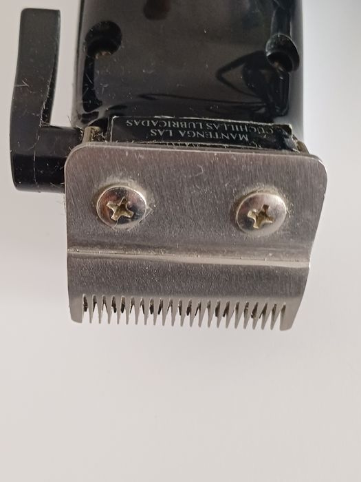 Máquina Cortar Cabelo Eléctrica