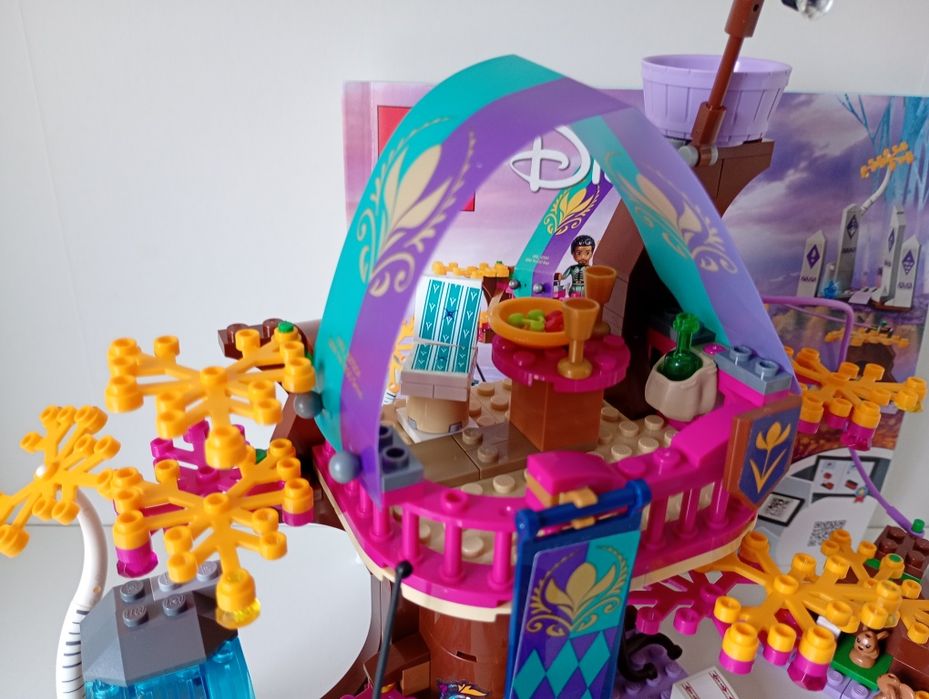LEGO Disney / Frozen 41164 - Zaczarowany domek na drzewie