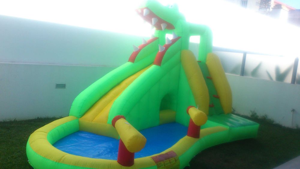 Aluguer Insufláveis Dragão /Palácio /Crocodilo/Mega Pista e Big House