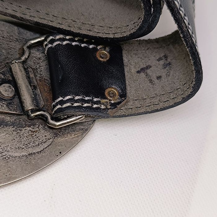 Cinto em Pele de qualidade Vintage Fivela Jesus Cristo Resina em Metal