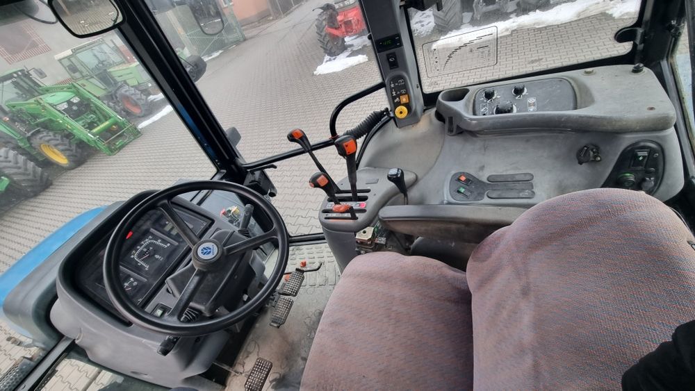 New Holland TS 115