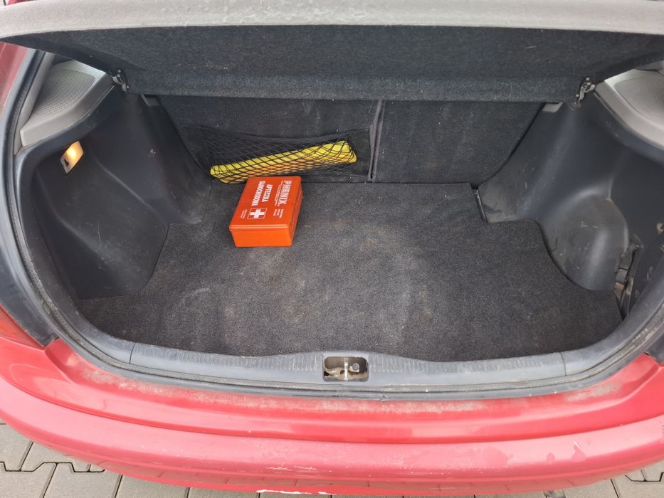 *Toyota Corolla E11*