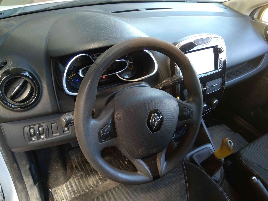 RENAULT CLIO IV - 2013 - Para Peças