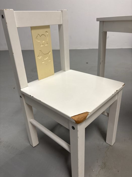 Mesa e duas cadeiras de criança IKEA Kritter