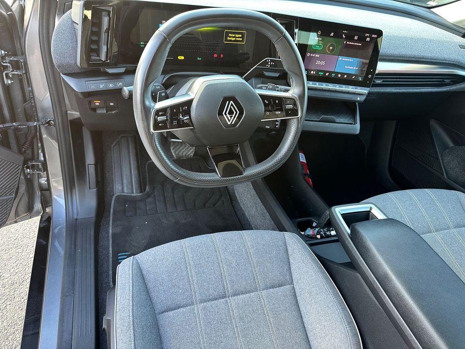 Renault Mégane E-Tech EV60 220hp optimum charge Equilibre