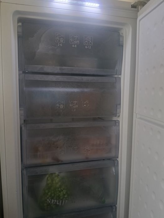 Arca vertical e frigorífico vertical