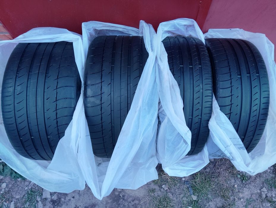 Michelin Pilot Sport 235/35 ZR19 - 305/30 ZR19