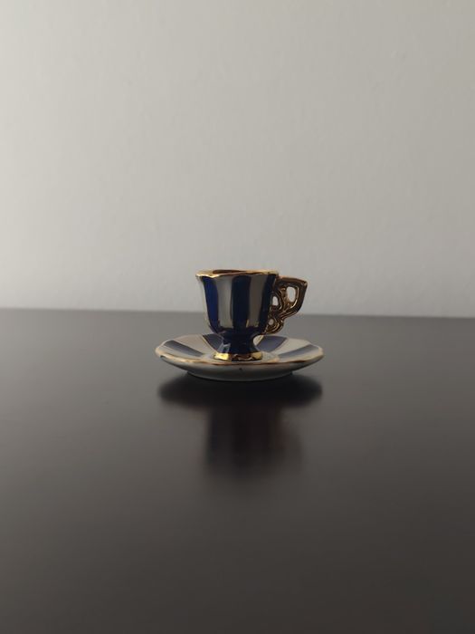 Chávena de porcelana pintada à mão - Coleção