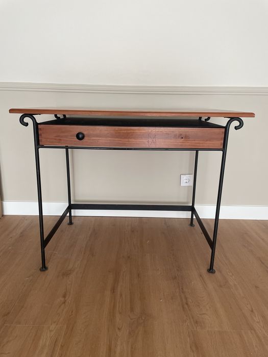 Conjunto de quarto madeira (cómoda, mesa de cabeceira e secretária)