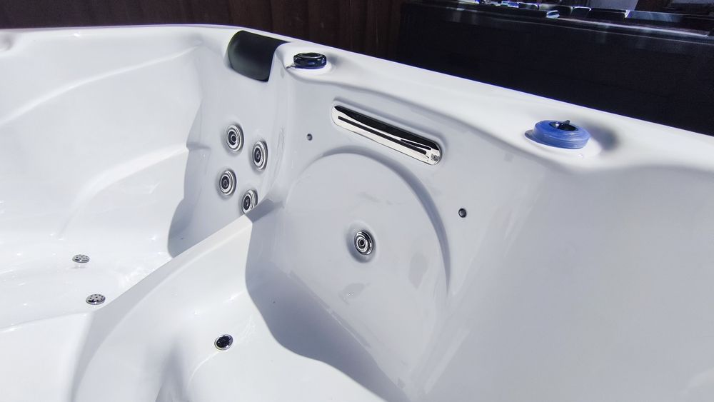 Jacuzzi 5 osobowe, zewnętrzna wanna z hydromasażem, 36 dysz