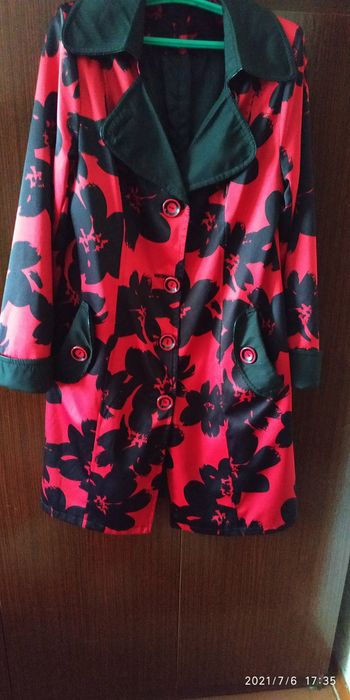 пиджачок и плащик 48-50 размера