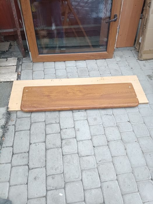 Okno z roletą zewnętrzną+ dwa parapety