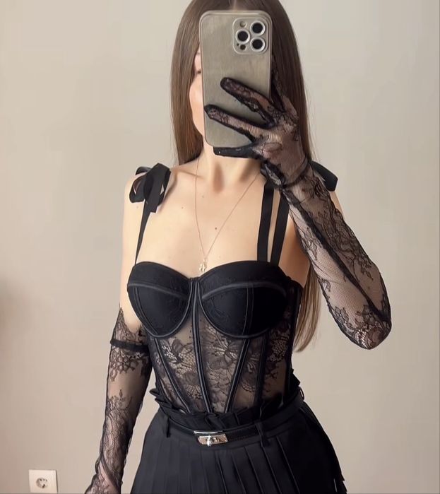 Корсет із мереживом