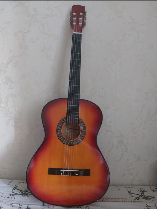 Класична гітара продам