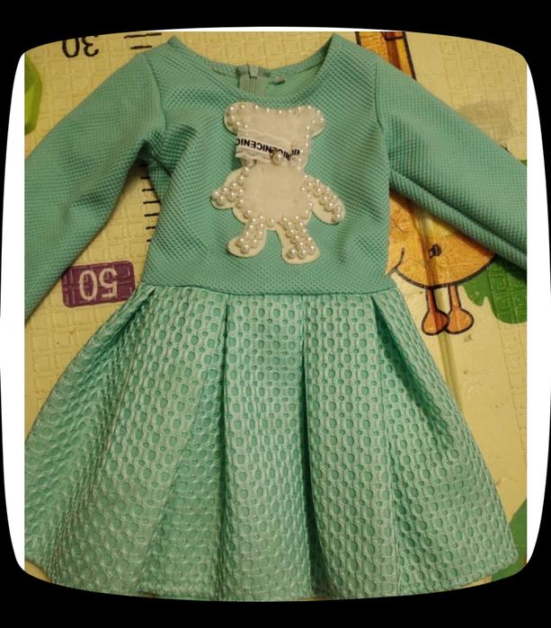 Нарядное платье 2-3 года