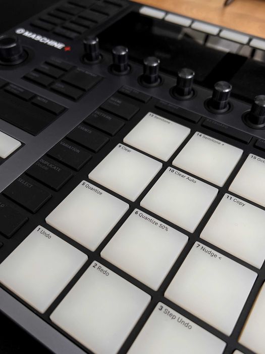 Native Instruments Maschine Plus