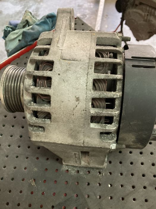 Alternador Opel Zafira B