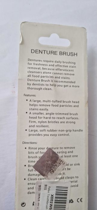 Szczoteczka do sztucznych zębów