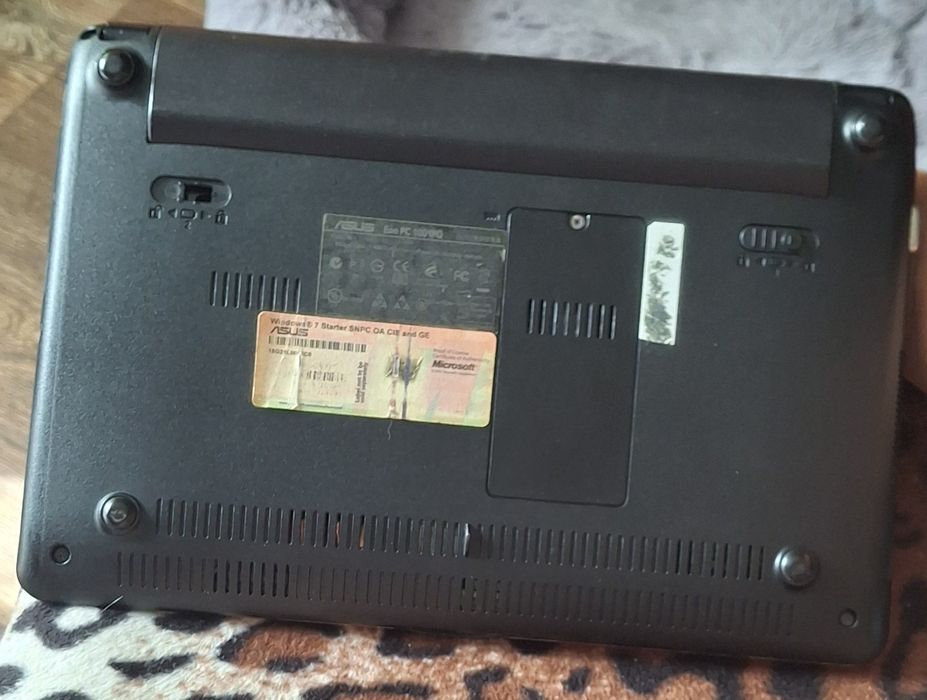 Нетбук  ASUS  Eee PC 1001 PQ